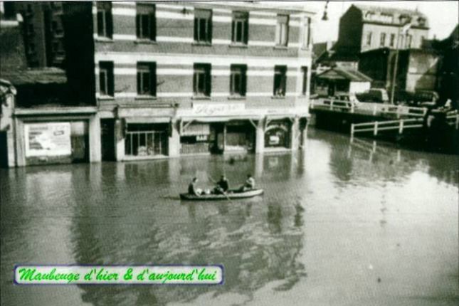 Inondation_place_de_Wattignies_en_1956.