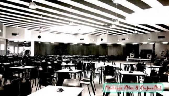 Linterieur_du_bar_du_Zoo_souvenirs_souvenirs.